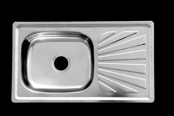 Stainless steel kitchen sink with single bowl and drainer, modern household plumbing fixture for kitchen renovation, durable and easy to clean.