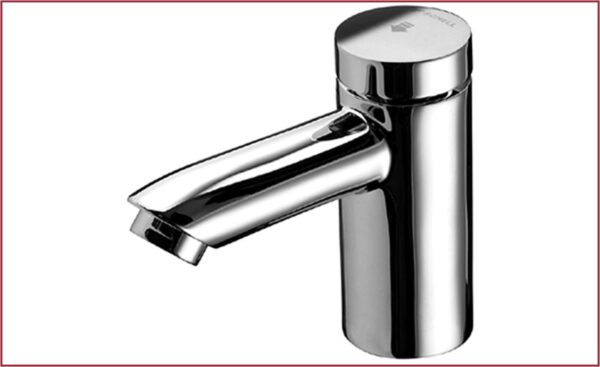 SL021300699.jpg Shiny chrome bathroom sink tap, modern design, suitable for bathroom renovation or installation, high-quality brass material, durable and rust-resistant.