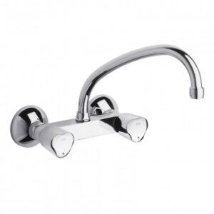 High-quality chrome kitchen sink tap with pull-out spray for modern bathroom and kitchen installations.