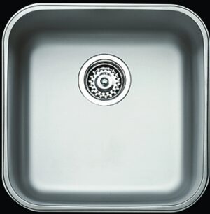 Stainless steel kitchen sink with durable, easy-to-clean surface and modern design, ideal for South African homes. Perfect for enhancing functionality and style in your kitchen.